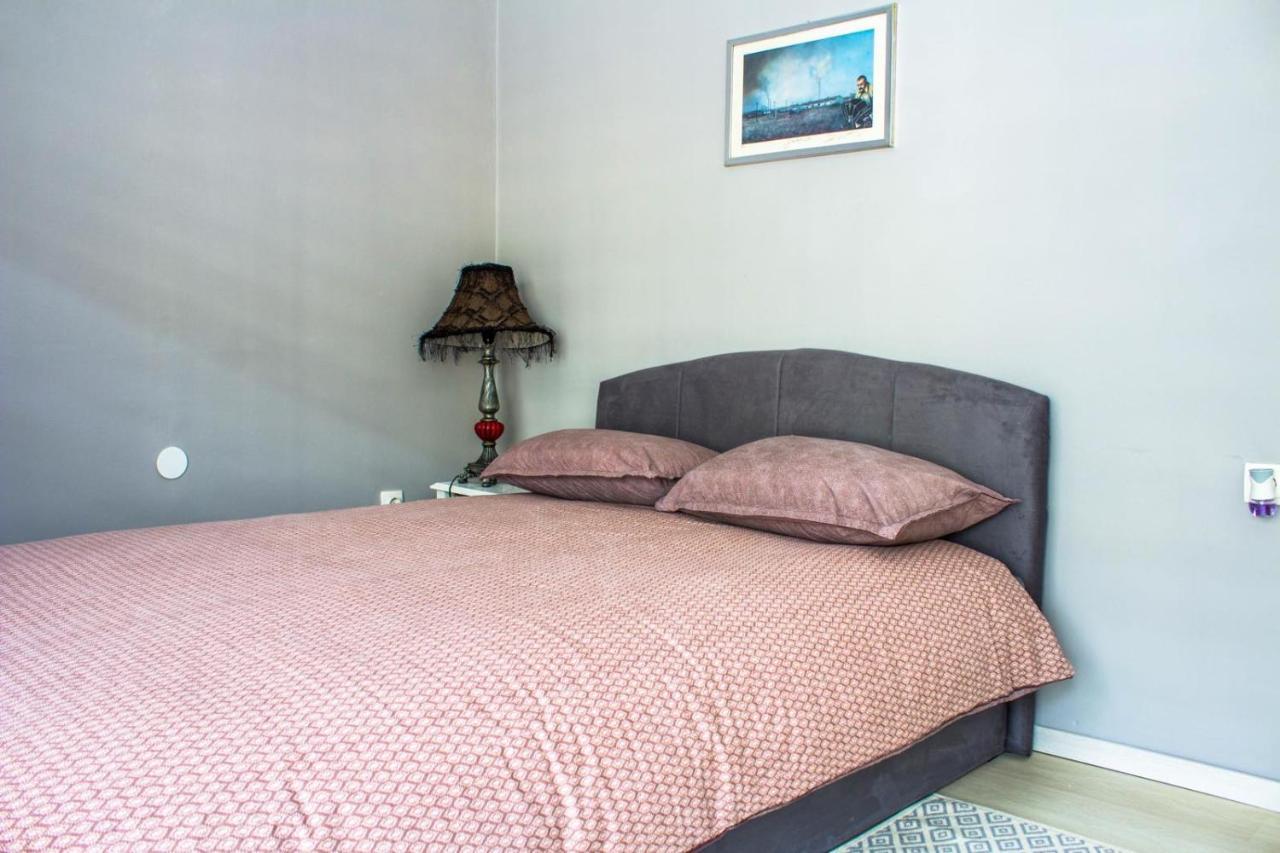 Bb Downtown Apartment บายินา บาชตา ภายนอก รูปภาพ