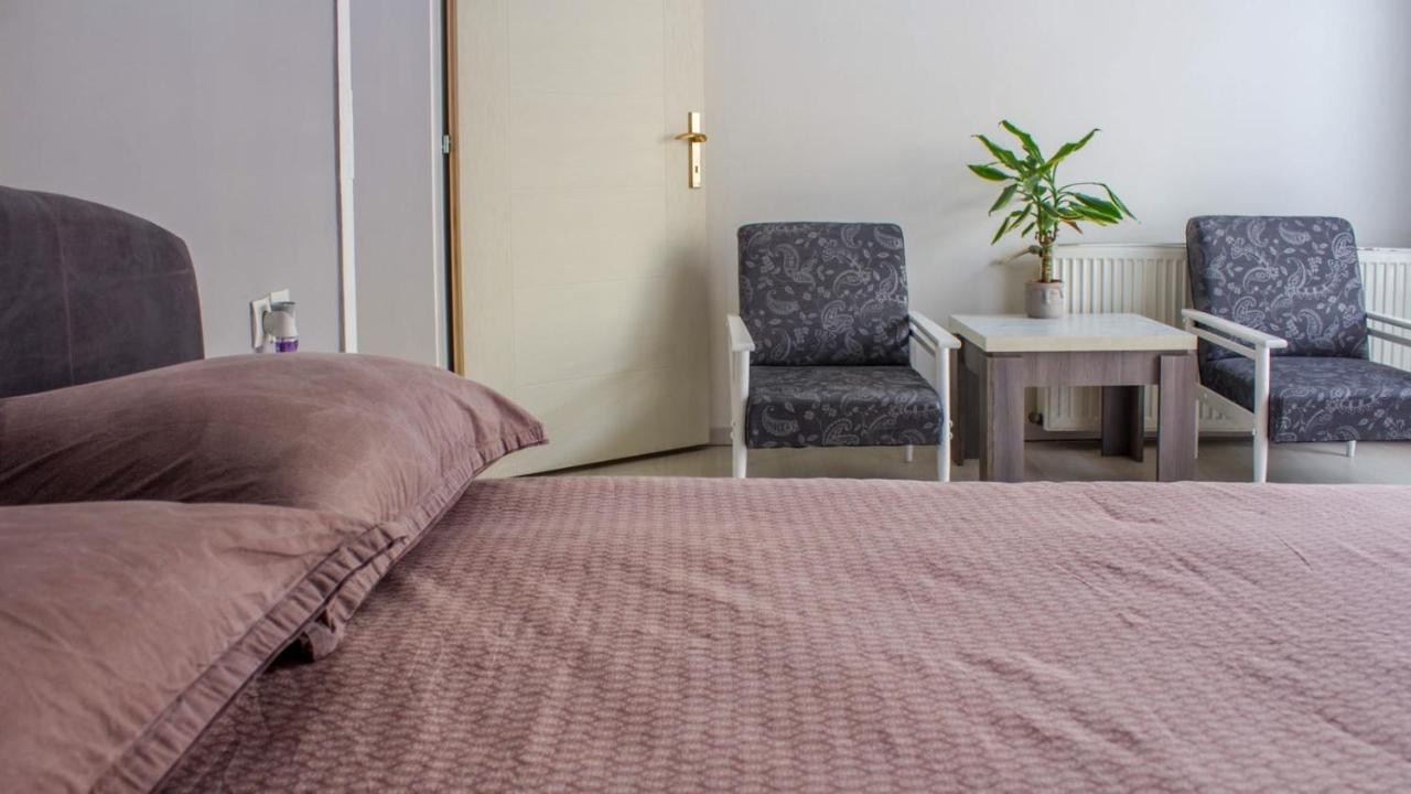 Bb Downtown Apartment บายินา บาชตา ภายนอก รูปภาพ