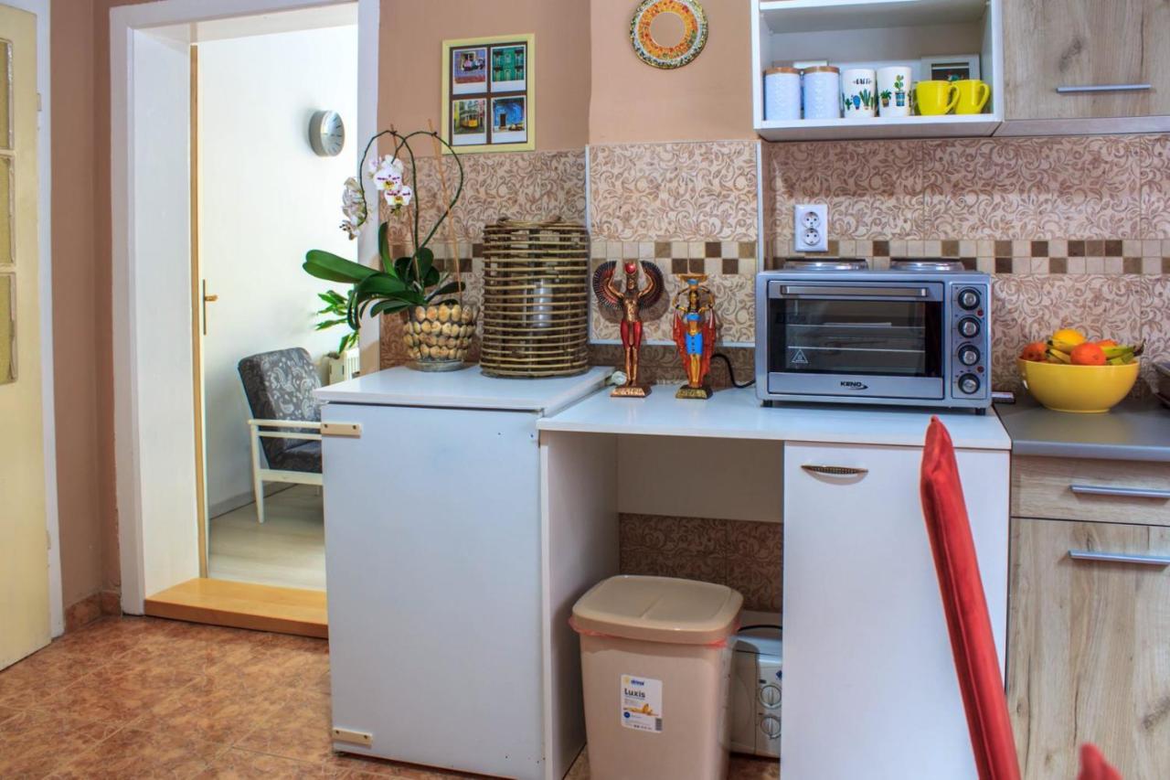 Bb Downtown Apartment บายินา บาชตา ภายนอก รูปภาพ