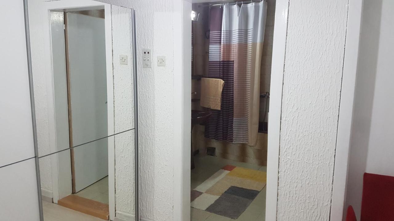 Bb Downtown Apartment บายินา บาชตา ภายนอก รูปภาพ